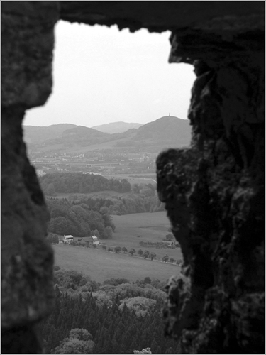 photo "...window..." tags: architecture, black&white, landscape, 