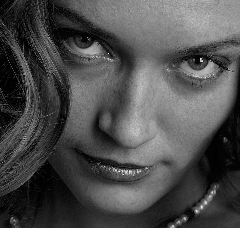 photo "Provoke" tags: portrait, black&white, woman