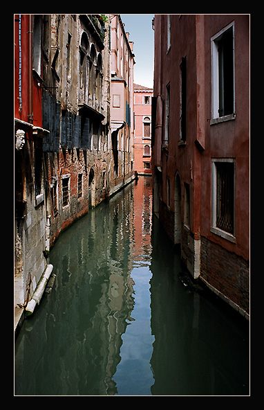 photo "Mask" tags: travel, architecture, landscape, Europe