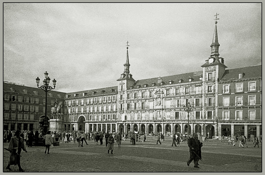 photo "Plaza Major. Madrid" tags: travel, Europe