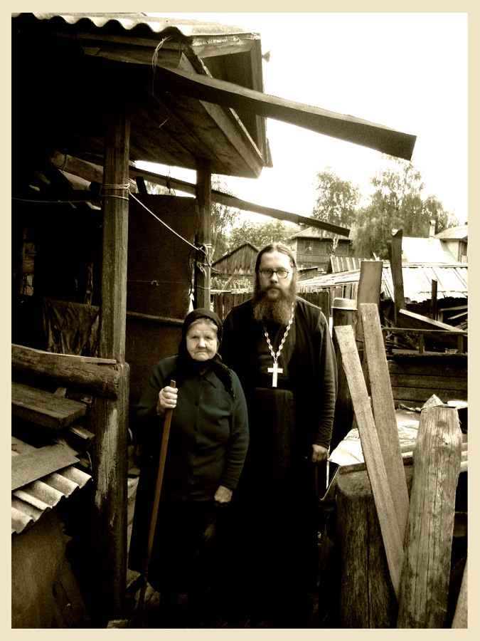 photo "The priest and the believer" tags: black&white, genre, 