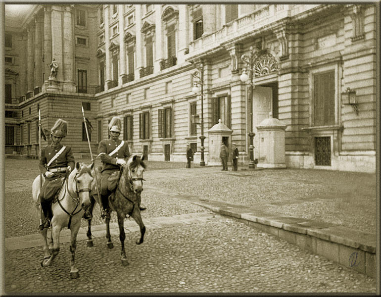 photo "Madrid. Guard change at the King`s Palace" tags: travel, Europe