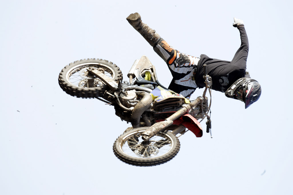 фото "jumping high looking down" метки: спорт, 