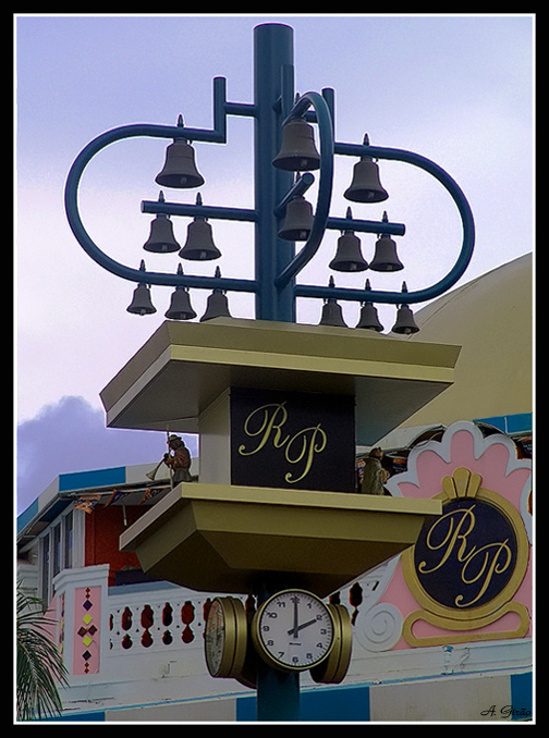 photo "Clock" tags: travel, architecture, landscape, South America