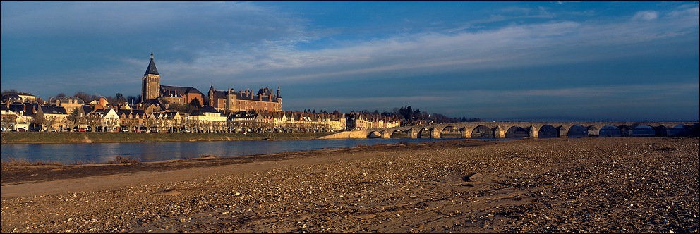 photo "Intimate landscape (11) Gien" tags: travel, architecture, landscape, Europe