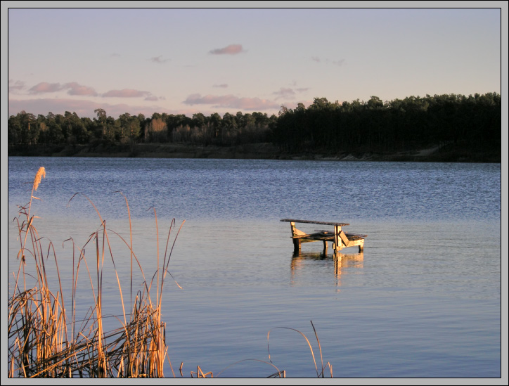 photo "bench" tags: landscape, autumn, water