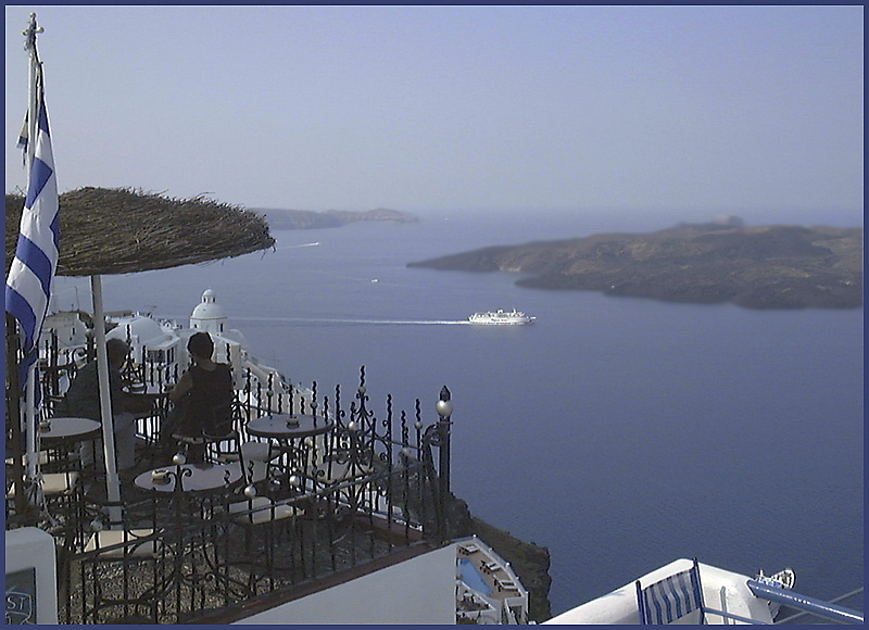 photo "Taking coffee in Santorini" tags: landscape, summer, water
