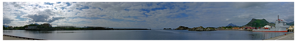 photo "Harbor of Svolvar - North Norway 2004" tags: landscape, summer