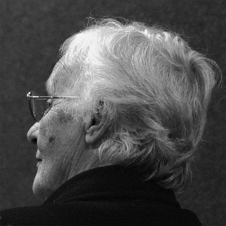 photo "Scrutinizing … the future" tags: portrait, black&white, woman