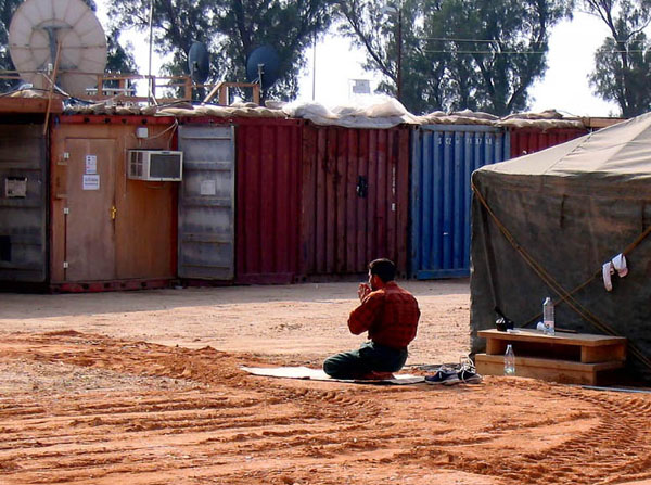 photo "prayer" tags: reporting, 