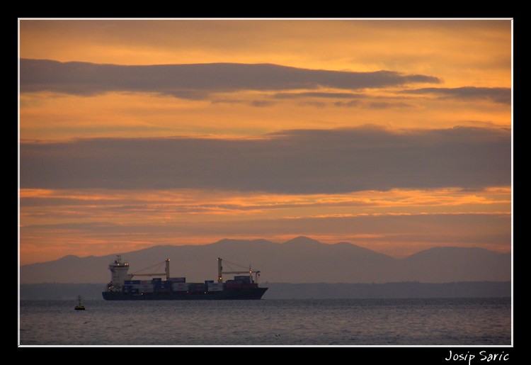 photo "Sky Stripes" tags: travel, landscape, Europe, sunset