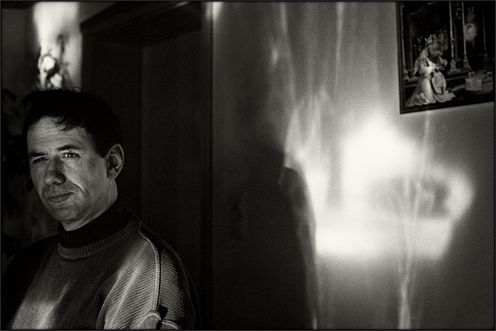 photo "untitled" tags: black&white, portrait, man