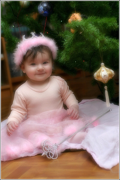 photo "Under New Year`s tree" tags: portrait, children