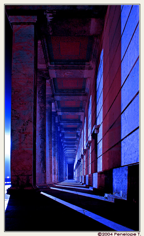 photo "Gallery (blue light)" tags: architecture, landscape, 