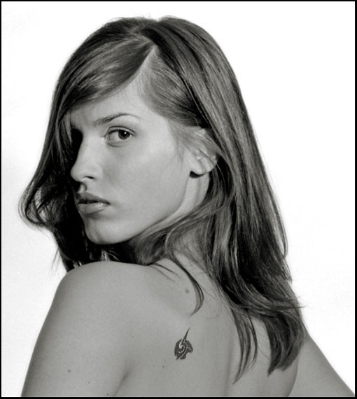 photo "Tatooed" tags: black&white, portrait, woman
