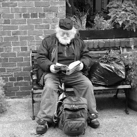 photo "Homeless Intellectual" tags: black&white, portrait, man