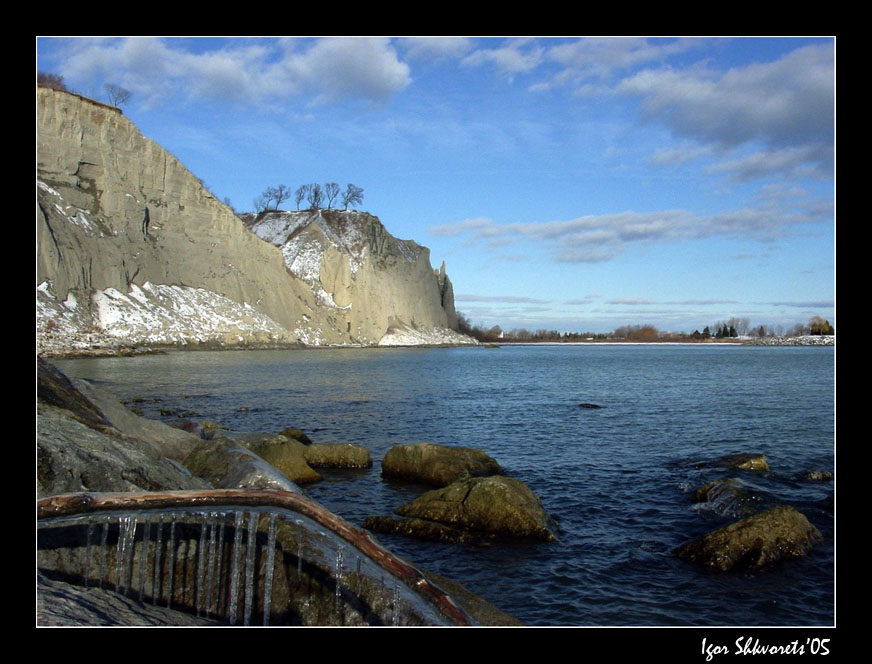 photo "Bluffs" tags: landscape, water, winter