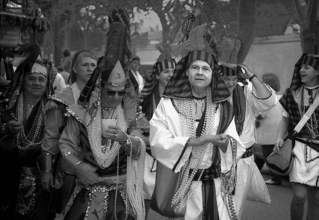 photo "Happy Fellows, Mardi Gras New Orleans" tags: reporting, PF life, 