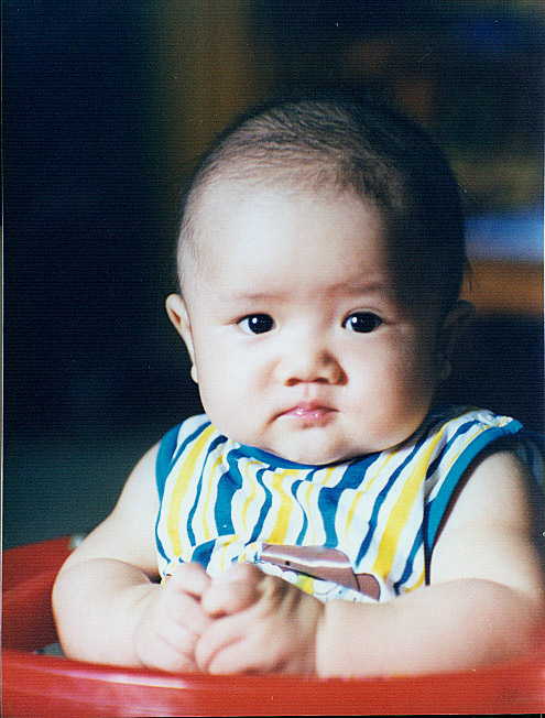 photo "black grapes" tags: portrait, children