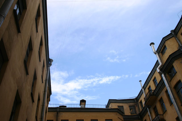 photo "Sky" tags: architecture, travel, landscape, Europe