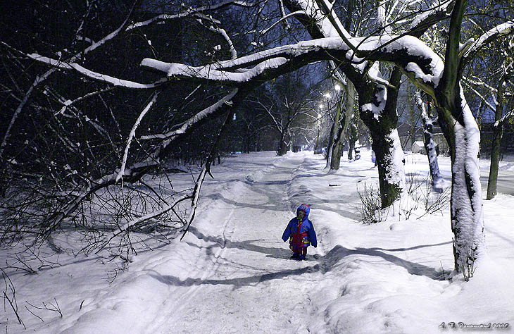фото "Зима. Ночь. Одинокий ребёнок." метки: пейзаж, зима, ночь