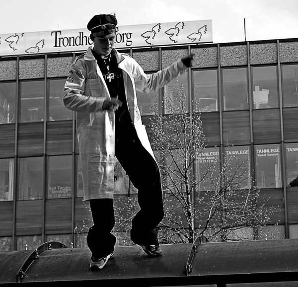 photo "*" tags: black&white, genre, 