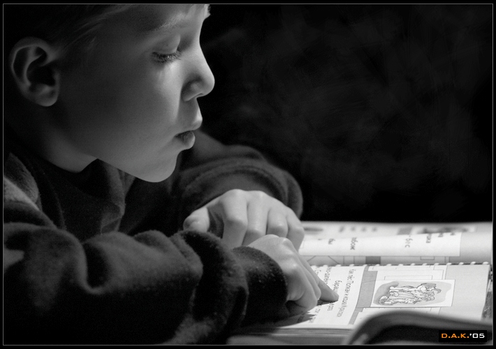 photo "читать ПО-СЛО-ГАМ" tags: portrait, black&white, children