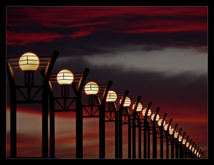 photo "line of lights" tags: architecture, landscape, 