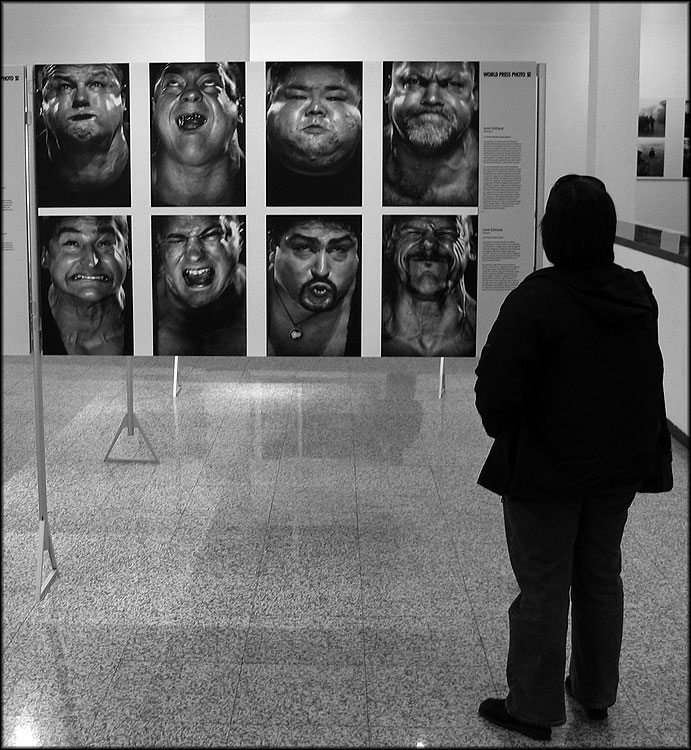 photo "The exhibition#2" tags: reporting, black&white, 