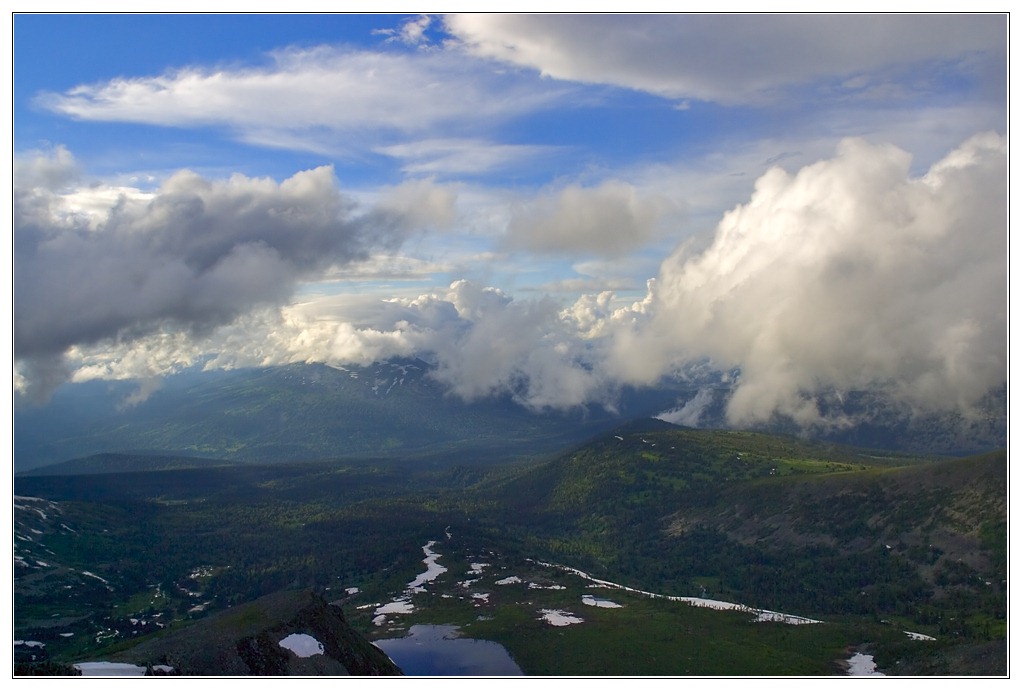 photo "Nizhnia Taijasu" tags: landscape, clouds, mountains