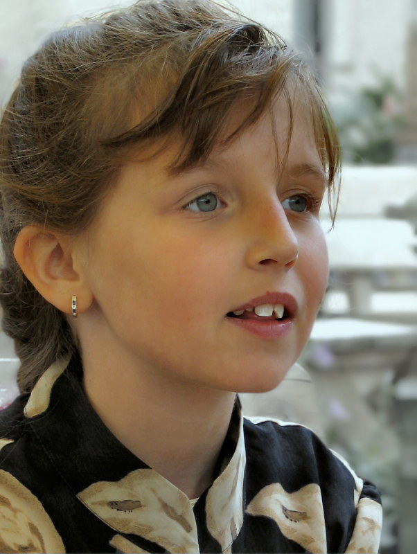 photo "Listen for music" tags: portrait, children