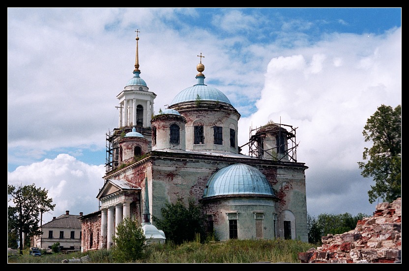 photo "Ruins" tags: travel, architecture, landscape, Europe