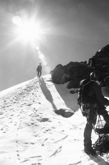 photo "People and mountains" tags: genre, 