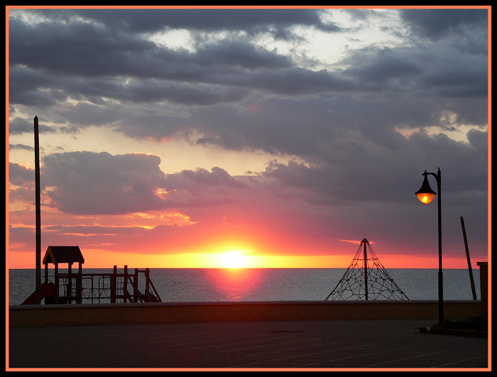 photo "Beach games" tags: landscape, sunset