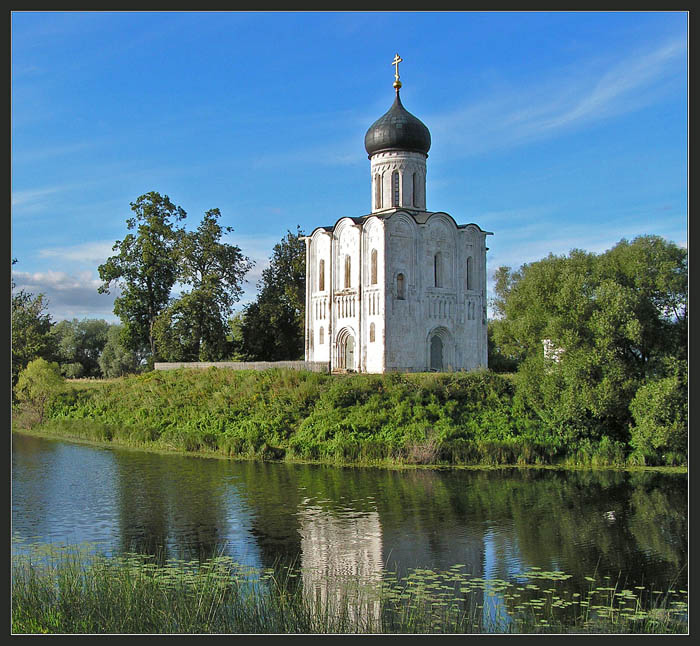 photo "The swan on the river Nerl" tags: architecture, landscape, 