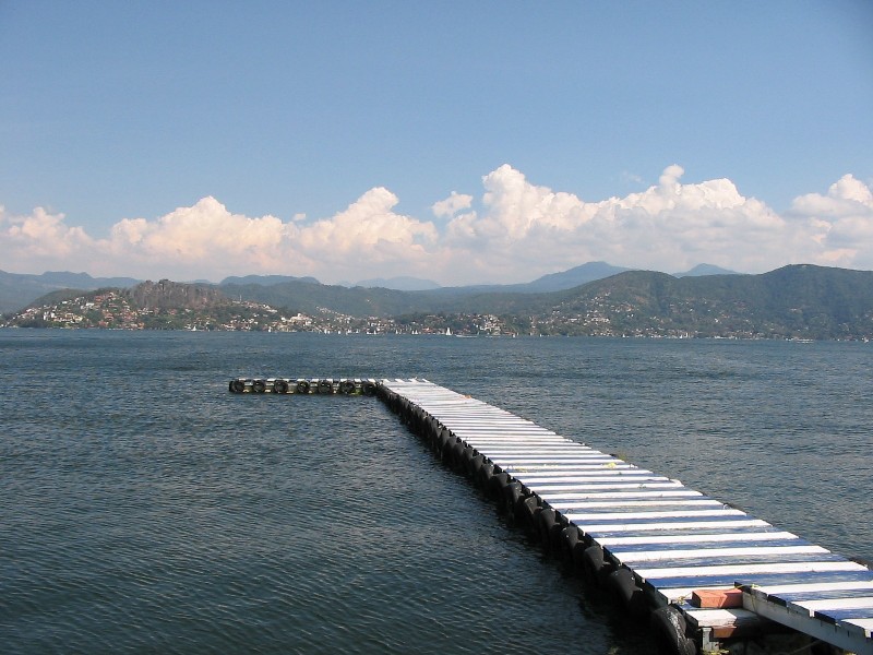 photo "Patana en Valle de Bravo" tags: landscape, travel, North America, water