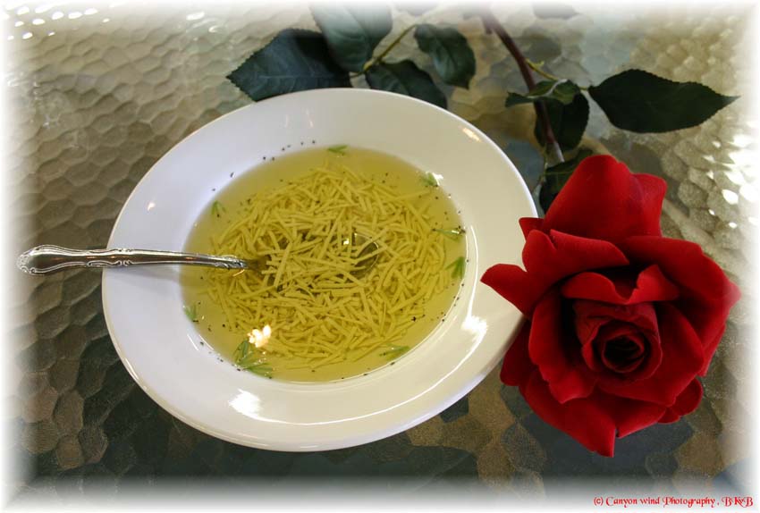 фото "Soup for the soul and a Rose for the eyes." метки: портрет, натюрморт, 