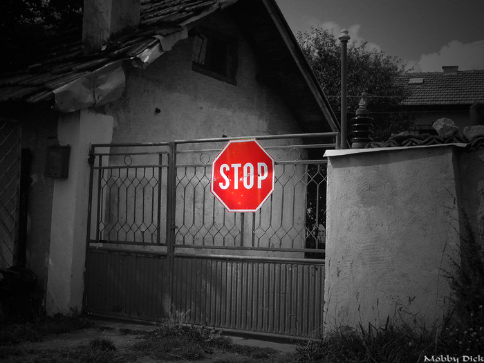 photo "STOP" tags: genre, black&white, 