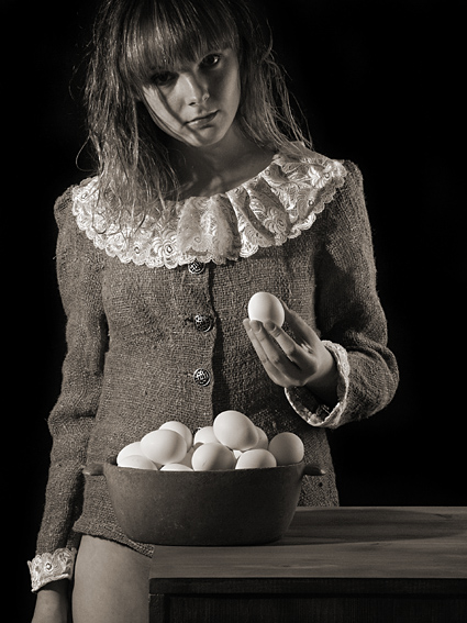 photo "Egg-to-egg..." tags: portrait, woman