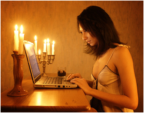 photo "Juliana and her computer :-)" tags: nude, portrait, woman