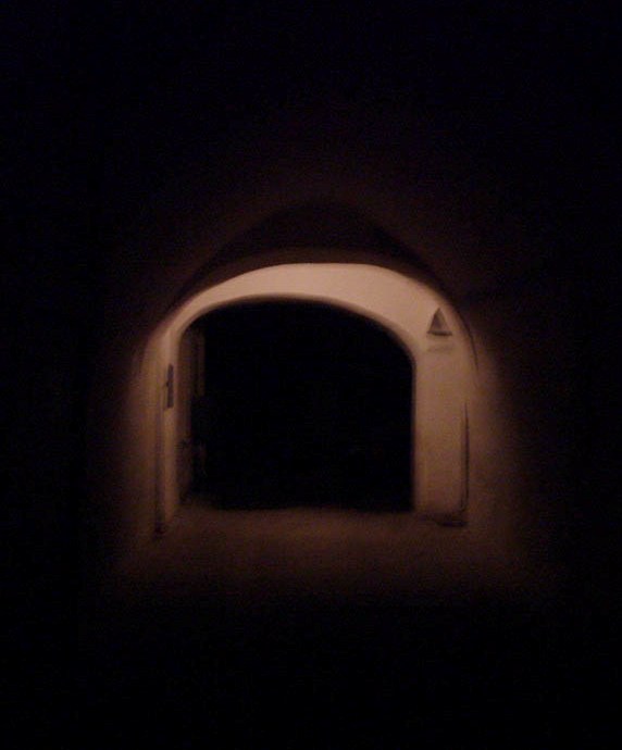 photo "Tunnel in darkness" tags: architecture, abstract, landscape, 