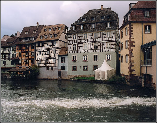 photo "In Strasbourg" tags: architecture, landscape, 