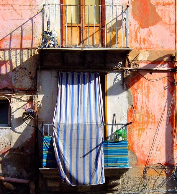 photo "curtain" tags: travel, still life, Europe