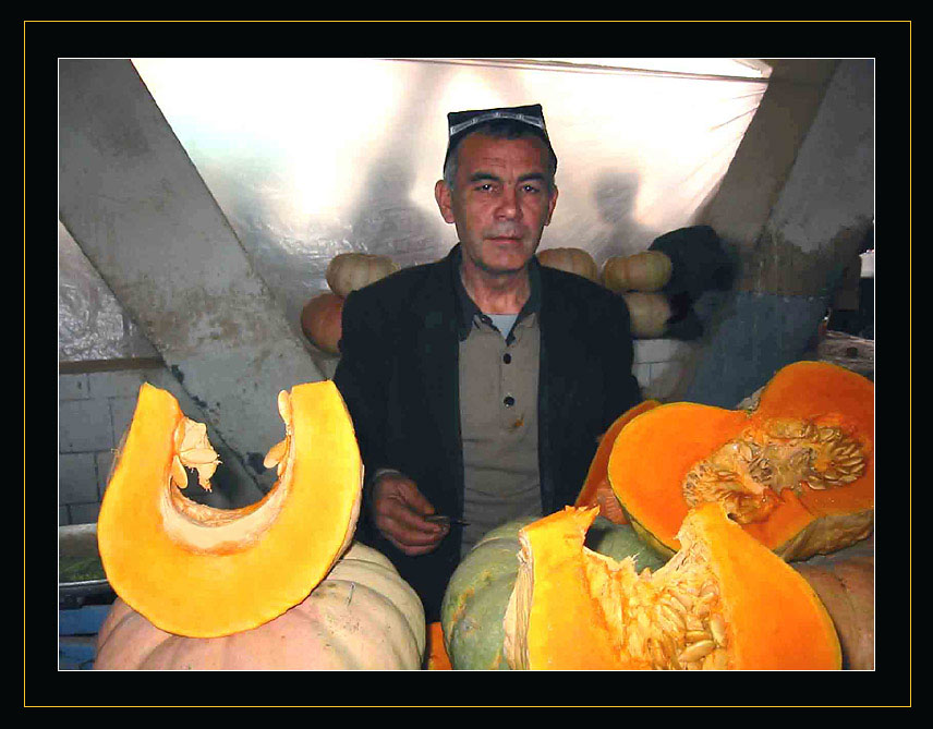 photo "The seller of a pumpkin" tags: travel, Asia