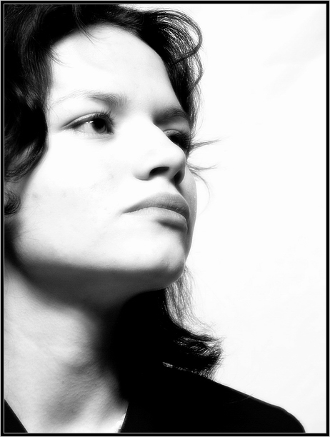 photo "High key. High contrast" tags: black&white, portrait, woman