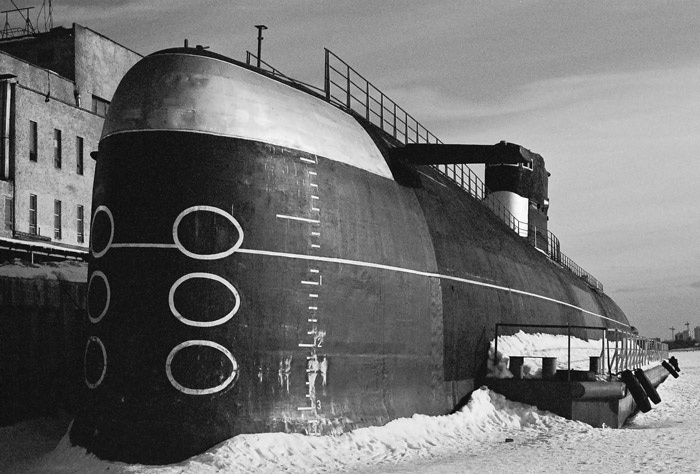 photo "submarine" tags: black&white, technics, 