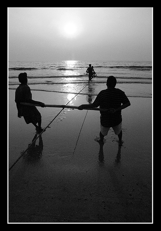 photo "Black& White Stabile" tags: black&white, travel, Asia