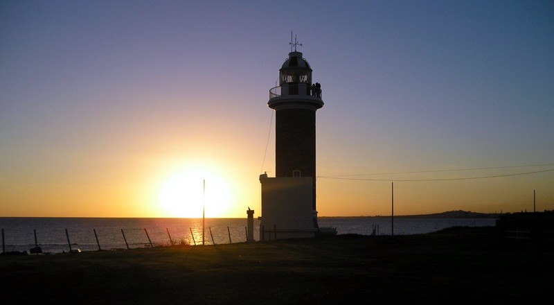 photo "Faro de Punta Carretas" tags: architecture, landscape, sunset