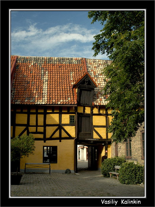photo "Silent court yard" tags: travel, architecture, landscape, Europe