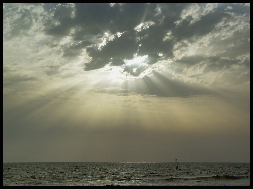 фото "Mythological rays" метки: пейзаж, вода, облака